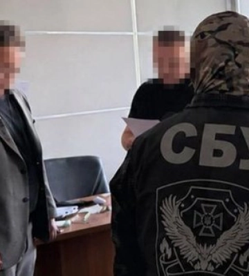 "Черная бухгалтерия" и ежемесячная дань: в Киевском облавтодоре раскрыли коррупционную схему