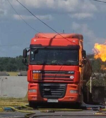 Росія вдарила дроном по заправці на півдні Одещини: спалахнув газовоз
