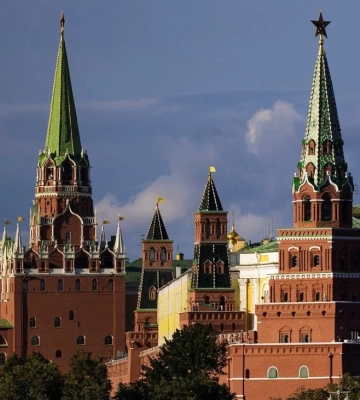Реакція Москви на польський скандал: у Кремлі активізувалися Медведєв та Дмитрієв