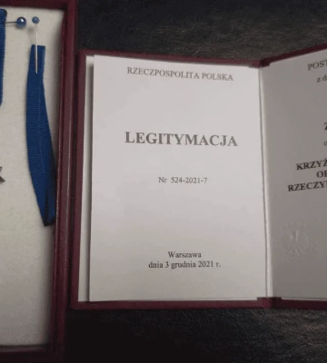 Жовква возвращает орден Польши после лишения Зеленского государственной награды