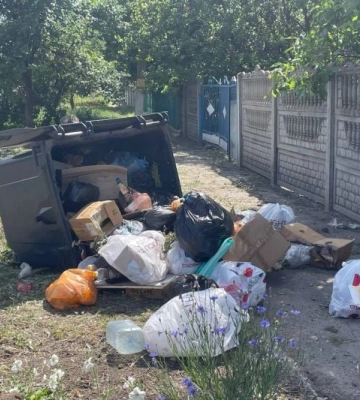 Мелитополь превращается в свалку: город утопает в отходах из-за топливного кризиса (видео)