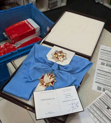 Зеленський повернув Польщі Орден Білого Орла: у Києві нагадали про Муссоліні та Катерину II