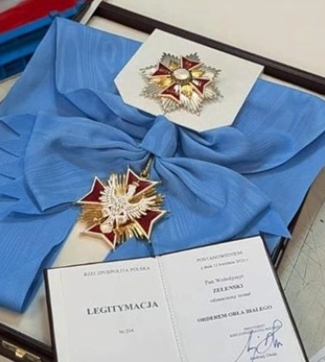 Зеленський відправив Каролю Навроцькому орден Білого Орла