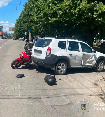 У Чернівцях неповнолітній мотоцикліст внаслідок ДТП потрапив до лікарні, - поліція