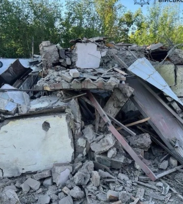 Кількість жертв удару по Запоріжжю зросла до чотирьох, під завалами може бути людина