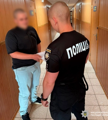 Поліція оголосила підозру харків’янину за крадіжку грошей із загубленої картки