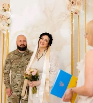 Новини Берегова: Зіркове весілля під час війни — Соломія Вітвіцька вийшла заміж за коханого-військового
