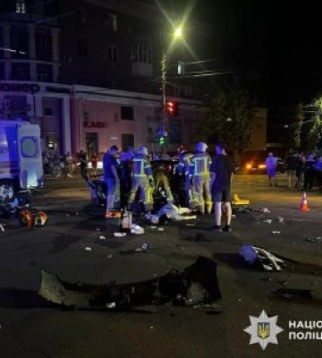 Загинула водійка, зазнали травмувань пасажири - поліцейські встановлюють обставини ДТП у середмісті Миколаєва