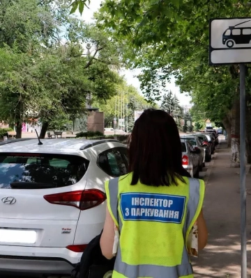 У Миколаєві водіям нагадали про штрафи за блокування руху трамваїв і тролейбусів