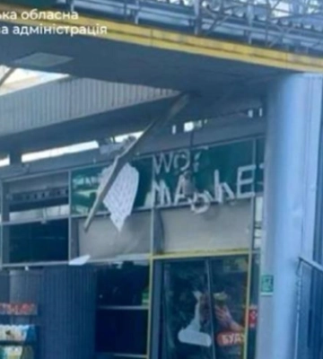 У парковку в Харкові влучив ворожий дрон