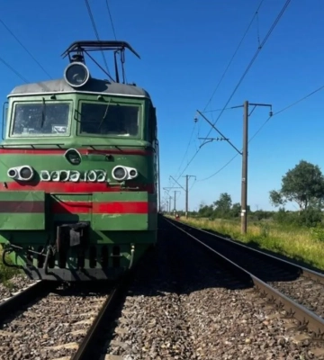 На Львівщині вантажний потяг на смерть збив 19-річного юнака