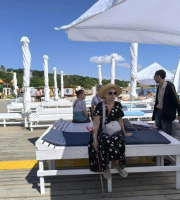 В Одесі перевірили доступність пляжу «Без меж» для людей з інвалідністю