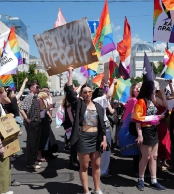 10-й КиевПрайд Марш состоялся в центре столицы - противники собрались без столкновений
