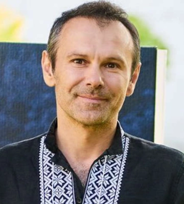 Вакарчук впервые за долгое время показал своих детей: редкие фото День отца