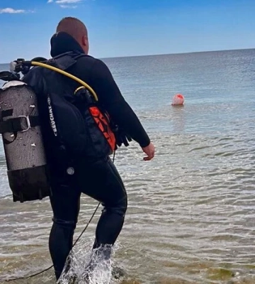 Под Одессой третьи сутки ищут в море девочку на надувном кругу