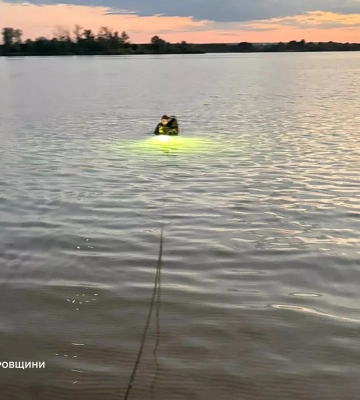 На Дніпропетровщині рятувальники відшукали на дні водойми тіло потопельника, - ДСНС