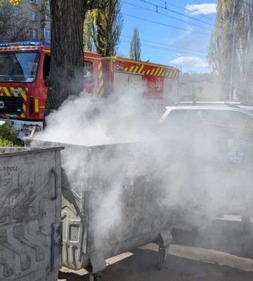 У Рівному підпалюють сміттєві контейнери: загоряння трапляються, ймовірно, через недопалки