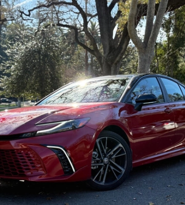 Бензинової Camry більше немає: Toyota перевела седан на гібрид