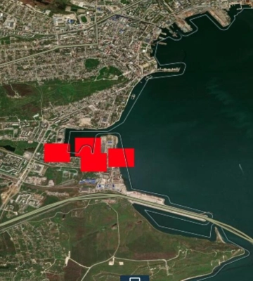 У порту Керчі продовжується пожежа 