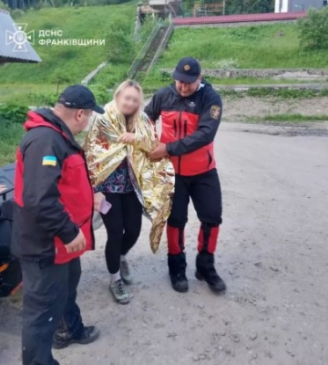У прикарпатських горах блискавка влучила в туристку з Чернівців (ФОТО)