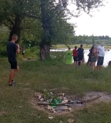 На Берегівщині дітей у воді віднесло течією: трьох врятували, одного хлопчика ще шукають