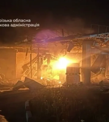 Россияне атаковали автозаправочную станцию в Запорожье: возник пожар