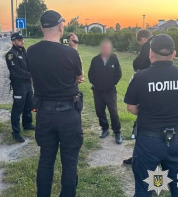 Далекобійника з Одеської області затримали за спробу зґвалтування дитини на Хмельниччині