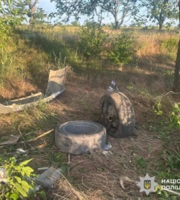 Зазнали травмувань водій та малолітній пасажир - поліцейські встановлюють обставини ДТП у Костянтинівській громаді