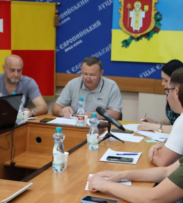 За розбиті бордюри - штраф: у Луцьку муніципали візьмуться за керівників комунальних служб