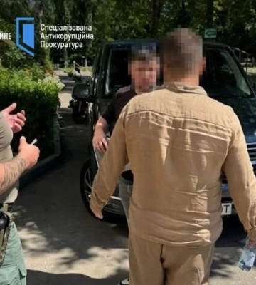 Елітне авто і $44,5 тис. за закриття справи: експрокурори з Кіровоградщини отримали підозри