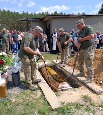 Навіки 22: на Волині поховали Героя Олександра Бусла, який тривалий час вважався зниклим безвісти