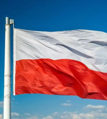 Віцемаршалок Сенату Польщі повертає Україні дві державні нагороди