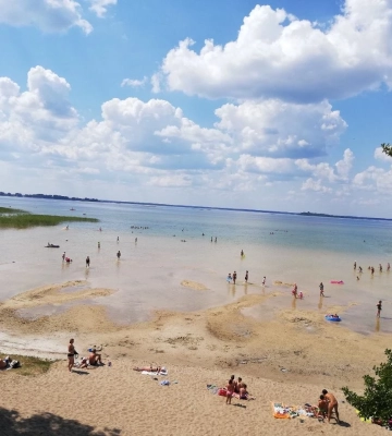 Відпочиваючі на озері Світязь, почали масово скаржитися на сильний свербіж