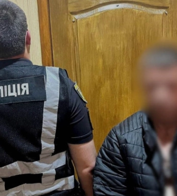 На Одещині чоловіка взяли під варту після спроби підкупу поліцейських, стрілянини та погроз гранатою