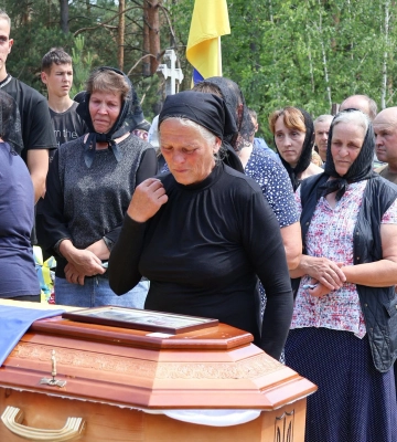 Загинув понад рік тому: на Волині поховали Героя Василя Душенка