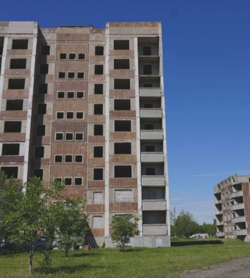 Недостроенную многоэтажку на Харьковщине продали за 3,6 млн грн: кто купил