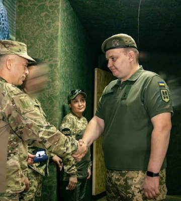 Військовий анестезіолог, який до 2022 року працював в Одесі, отримав відзнаку за врятовані життя від Головнокомандувача ЗСУ