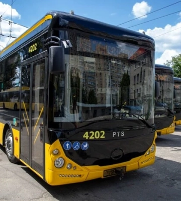 На маршрути Києва вийшли нові тролейбуси та автобуси 