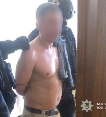 У Тернополі поліцейські втихомирили чоловіка, який під наркотиками напав на батька