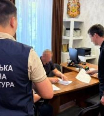 На Полтавщині лісничого підозрюють у сприянні незаконній вирубці дерев