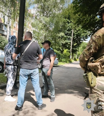 У Хмельницькому суд обрав запобіжний захід злодію, який побив та пограбував знайому