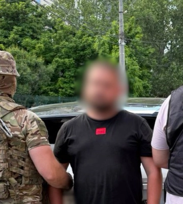 До Польщі за 16 тисяч доларів: одеситу повідомили про підозру