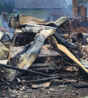 «Полум'я було сильніше за мене». Уціліла після атаки БпЛА жінка розповіла про трагічну ніч, коли загинули її син, чоловік і бабуся