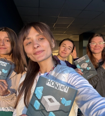 «Була в шоці, що прийшли не 4 людини, а 40»: що бачили та чули під час екскурсії районом «Д» у Черкасах (ФОТО)