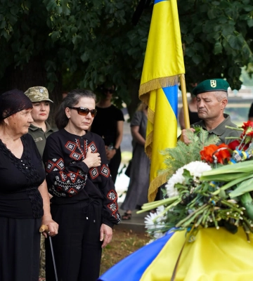 В Ужгороді попрощалися із полеглим прикордонником Ігорем Томіленком