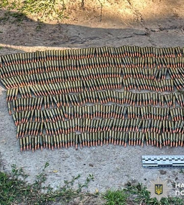 Знайшов у прикордонній зоні та приніс додому: на Рівненщині чоловік зберігав 600 патронів