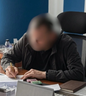 Посадовця «Київзеленбуду» підозрюють у приховуванні майна на 9,6 млн гривень