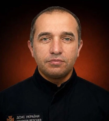 У лікарні помер рятувальник, поранений під час російського удару по Харкову 15 червня