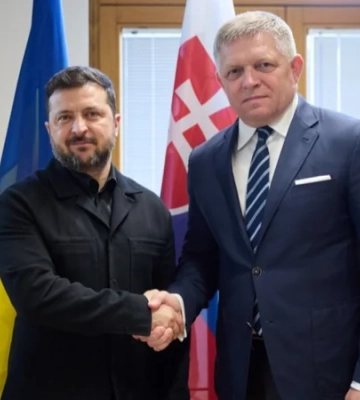 Фицо заявил об «откровенной дискуссии» с Зеленским после встречи в Брюсселе