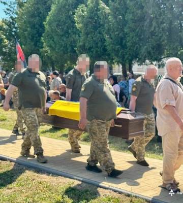 Герою було лише 20 років: на Волині попрощалися із полеглим воїном Валентином Агеєнком